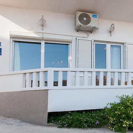 House With A Parking Space Stanici, - 24285