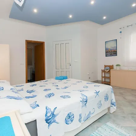 House With A Parking Space Stanici, - 24285 Дом отдыха *