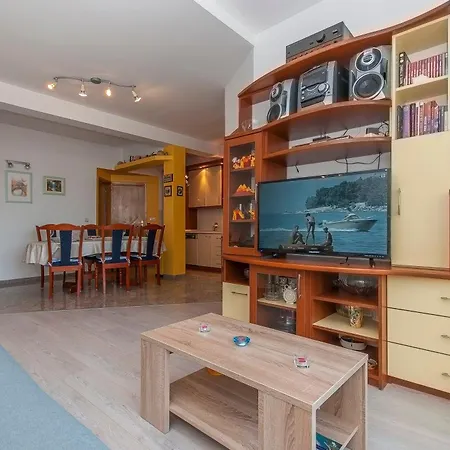 House With A Parking Space Stanici, - 24285 Дом отдыха Омиш