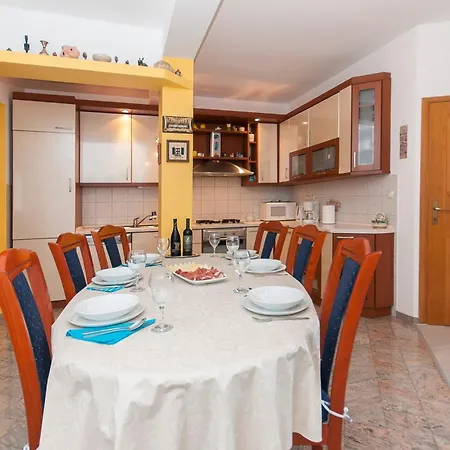 House With A Parking Space Stanici, - 24285 Дом отдыха *